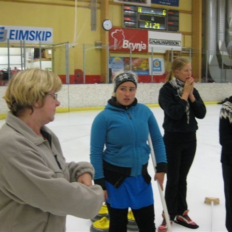 og enn hlustað á Svönu leiðbeinanda