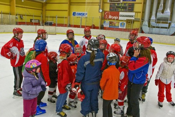 Stelpuhokkídagurinn, góð mæting og mikil gleði
