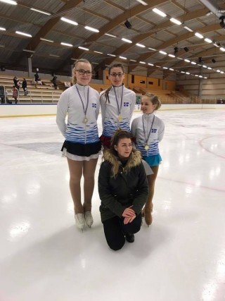 6 stúlkur frá LSA tóku þátt í C móti hjá SR um helgina