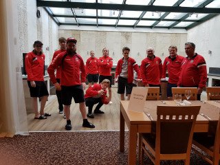 Leikmenn að snæða síðustu máltíðina