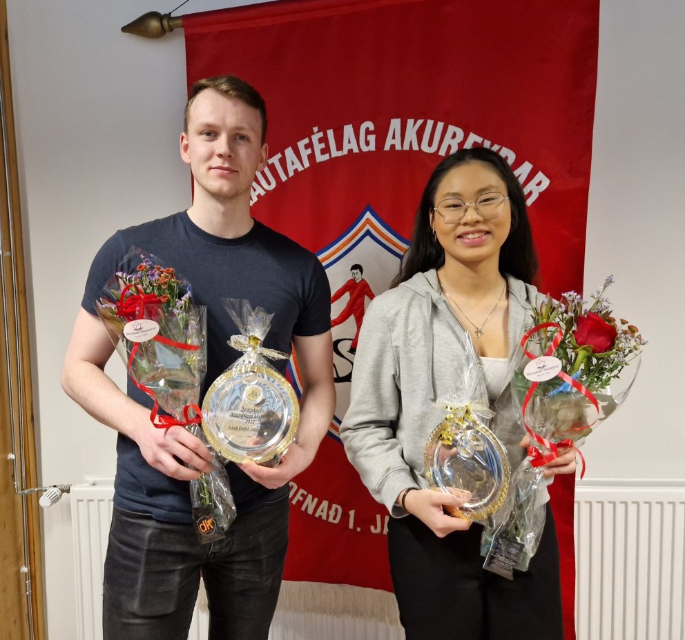 Íþróttafólk SA 2023. Freydís Jóna Jing Bergsveinsdóttir og Jakob Ernfelt Jóhannesson.