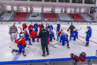 U18 landslið Íslands hefur leik á HM í dag