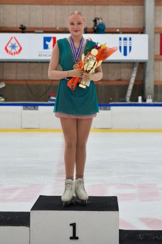 Aldís Kara á Íslandsmeistaramóti ÍSS (iceskate.is)