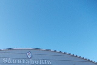 Fundurinn verður ekki í Skautahöllinni.