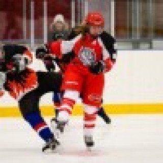 Ynjur með yfirburði gegn Reykjavík