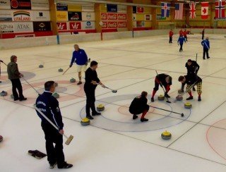 Ice Cup: Úrslit föstudags, staða og leikir laugardags