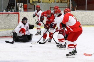 Úr leiknum í gærkvöld (mynd: Elvar Pálsson)