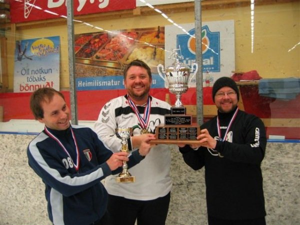 Mammútar með Gimli bikarinn