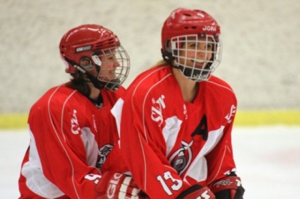 Sarah Smiley og Guðrún Blöndal voru atkvæðamiklar í leiknum.  Mynd:  Sigurgeir Haraldssson