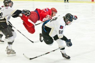 Ingvar tekur á flug í sókninni. Ljósmynd Ásgrímur