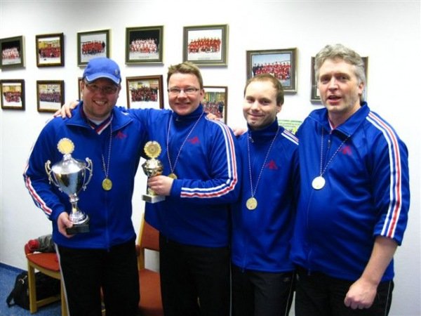 Mammútar, Íslandsmeistarar í krullu 2010. Frá vinstri: Jón Ingi Sigurðsson, Ólafur Freyr Númason, Je…