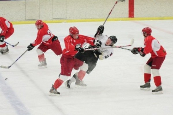 Orri Blöndal með góða tæklingu. Ljósm. Sigurgeir Haraldsson