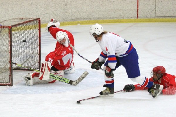 Myndir úr 1. úrslitaleik SA-SR sem endaði 6-9