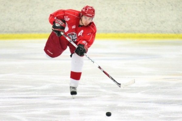 Myndin af einfætta íshokkíleikmanninum. Ljósm. Sigurgeir Har