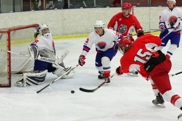 Ingólfur skorar sitt fyrsta mark í mfl. Myndina tók Sigurgeir Haraldsson