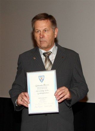 Minningarorð um Guðmund Pétursson.