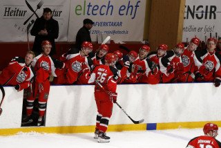 SA Víkingar fagna sigri (mynd: Þórir Tryggva)