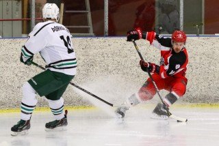 Úr leiknum í gærkvöld (mynd: Elvar Pálsson)