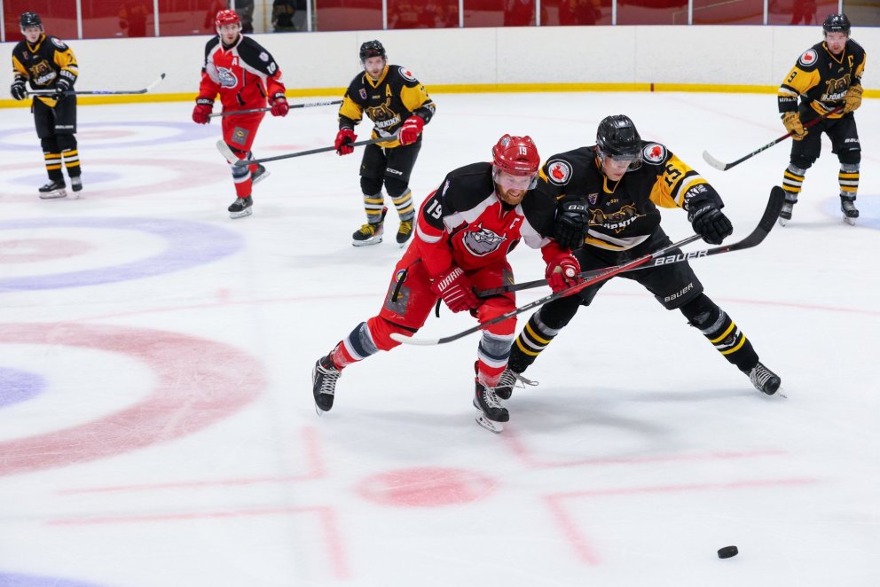 Andri Mikaelsson í baráttunni.  Myndina tók Ólafur Þorgrímsson