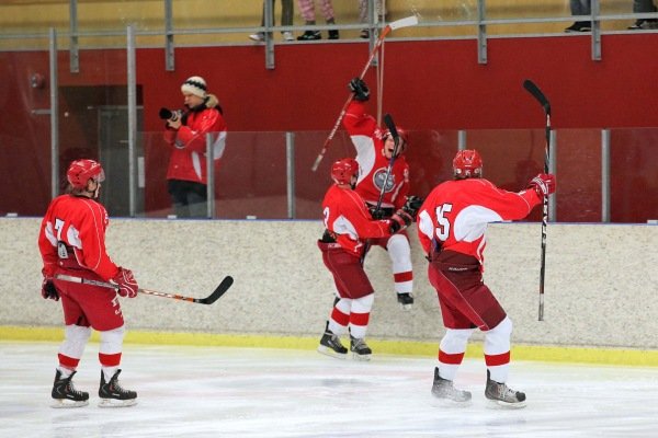 Fagnað að hætti hússins.  Myndina tók Ásgrímur Ágústsson