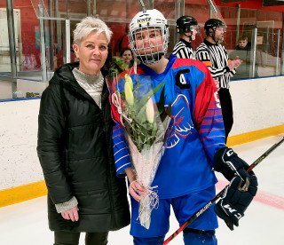 Ólöf formaður ásamt Brynhildi fyrirliða SR (Þórir)