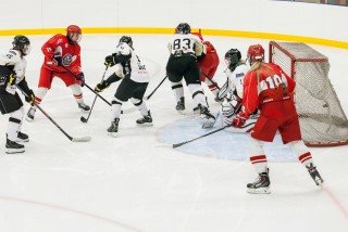 Kolbrún skorar eitt af sínum þremur. (mynd: Ási)