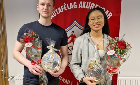 Íþróttafólk SA 2023. Freydís Jóna Jing Bergsveinsdóttir og Jakob Ernfelt Jóhannesson.