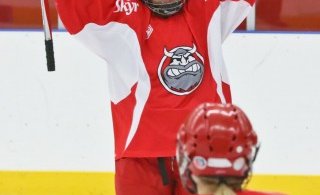 Guðrún fagnar einu af sínum þremur (mynd: Ási)