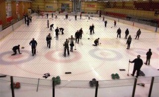 Fjölmenni á Áramótamótinu í krullu.