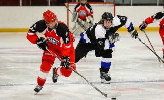 Eva María spænir upp völlinn (mynd: Elvar P.)