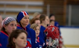 Birna skoraði bæði mörk Íslands. Mynd: EFP