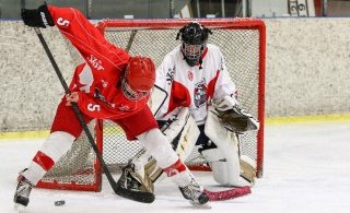 Úr leiknum í gærkvöld (mynd: Elvar Pálsson)