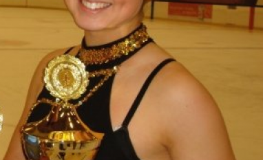 Helga Jóhannsdóttir, nýkjörin skautakona ársins 2009 hjá LSA keppir á RIG