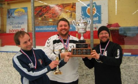 Mammútar með Gimli bikarinn