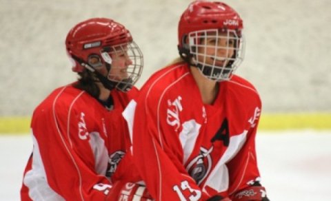 Sarah Smiley og Guðrún Blöndal voru atkvæðamiklar í leiknum.  Mynd:  Sigurgeir Haraldssson