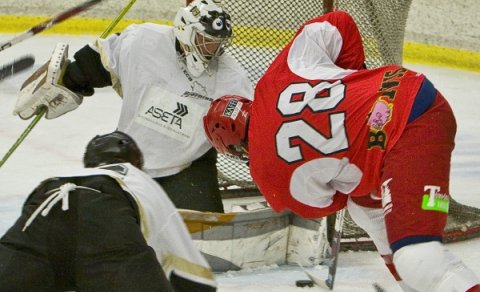 Björninn Í úrslit gegn SA