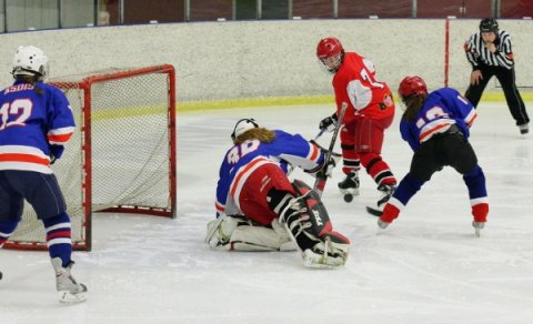 Mynd frá leik kvöldsins, Kata Ryan í baráttunni.  Myndina tók Sigurgeir Haraldsson