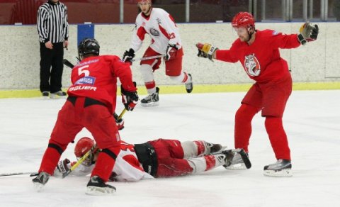 Jarðaður. Amen! Mynd. Sigurgeir Haraldsson