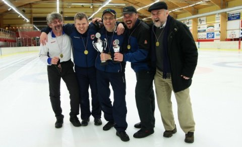 Íslandsmeistarar í krullu 2011: Garpar. Frá vinstri: Kristján Bjarnason, Árni Grétar Árnason, Hallgr…