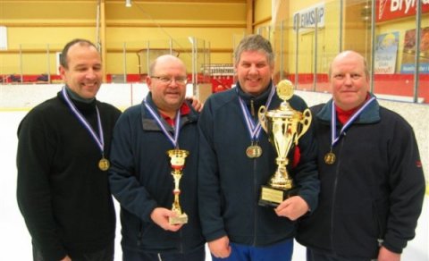 Bikarmeistarar Krulludeildar 2007 - Skytturnar. Frá vinstri: Sigurgeir Haraldsson, Ágúst Hilmarsson,…