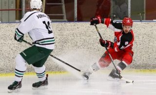 Úr leiknum í gærkvöld (mynd: Elvar Pálsson)