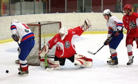 Ómar fór á kostum í markinu. Ljósm. Sigurgeir Haraldsson