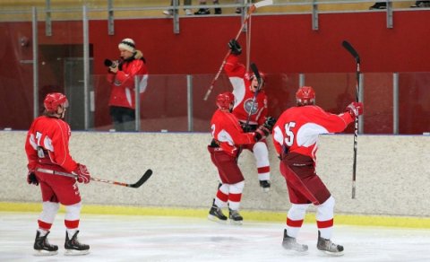 Fagnað að hætti hússins.  Myndina tók Ásgrímur Ágústsson