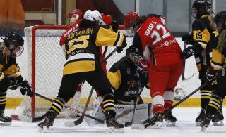 Úr leiknum í gærkvöld (mynd: Þórir Tryggva)