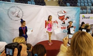 Ísold Fönn Vilhjálmsdóttir á palli.