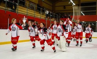 Úr leiknum í gærkvöld (mynd: Elvar Pálsson)